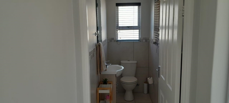 3 Bedroom Property for Sale in Buhrein Western Cape